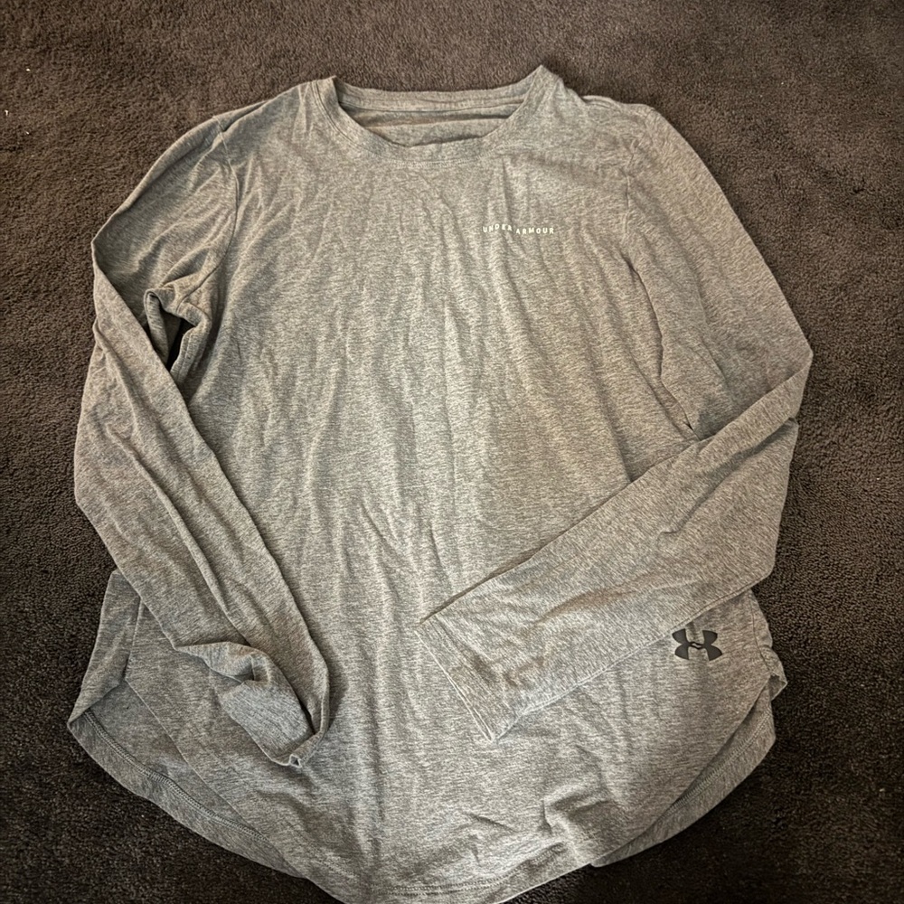 Under Armour Women’s Gray Long Sleeve Shirt